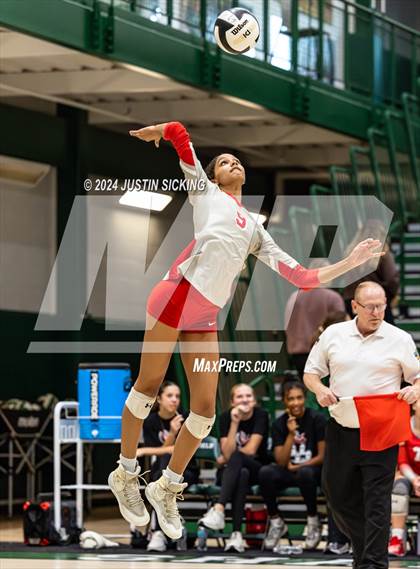 Thumbnail 3 in Fishers vs. Noblesville (IHSAA 4A Westfield Section 8 Round 1) photogallery.