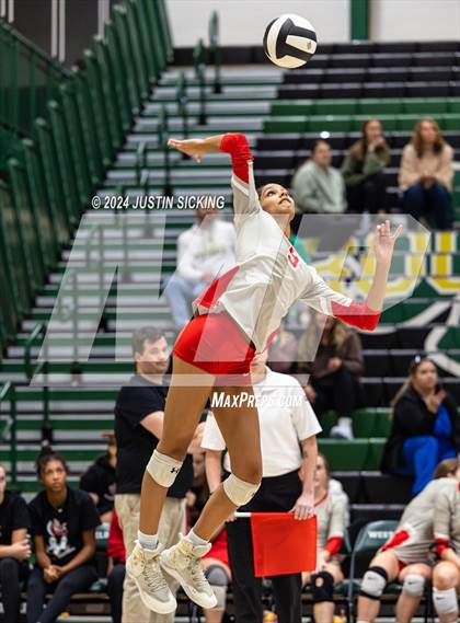 Thumbnail 3 in Fishers vs. Noblesville (IHSAA 4A Westfield Section 8 Round 1) photogallery.