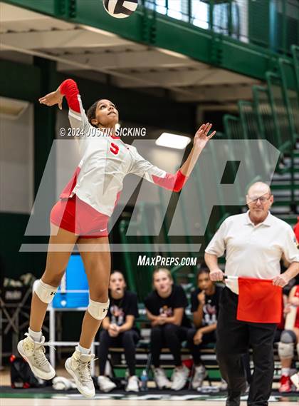 Thumbnail 2 in Fishers vs. Noblesville (IHSAA 4A Westfield Section 8 Round 1) photogallery.