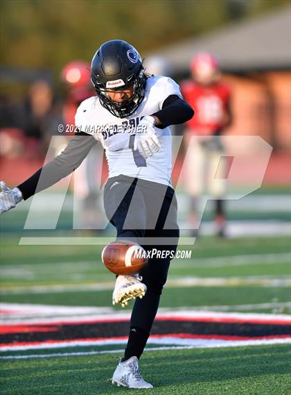 Thumbnail 1 in Old Bridge vs Kingsway (NJSIAA South Group 5 First Round Playoff) photogallery.