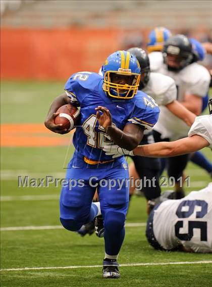 Thumbnail 1 in Cobleskill-Richmondville vs. Alden (Syracuse Kickoff Classic) photogallery.