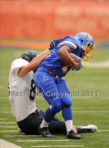 Thumbnail 3 in Cobleskill-Richmondville vs. Alden (Syracuse Kickoff Classic) photogallery.
