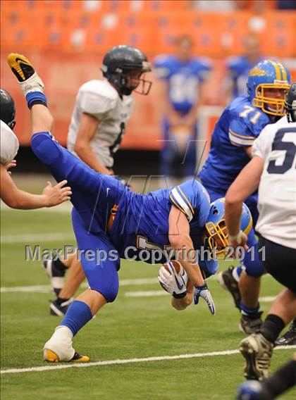 Thumbnail 2 in Cobleskill-Richmondville vs. Alden (Syracuse Kickoff Classic) photogallery.