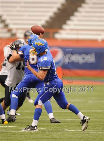 Thumbnail 1 in Cobleskill-Richmondville vs. Alden (Syracuse Kickoff Classic) photogallery.