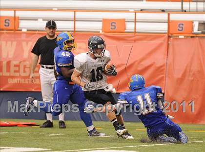 Thumbnail 1 in Cobleskill-Richmondville vs. Alden (Syracuse Kickoff Classic) photogallery.