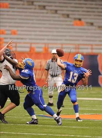 Thumbnail 1 in Cobleskill-Richmondville vs. Alden (Syracuse Kickoff Classic) photogallery.