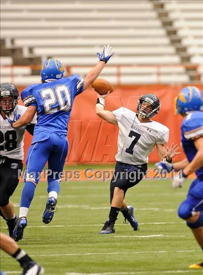 Thumbnail 3 in Cobleskill-Richmondville vs. Alden (Syracuse Kickoff Classic) photogallery.