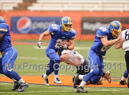 Thumbnail 2 in Cobleskill-Richmondville vs. Alden (Syracuse Kickoff Classic) photogallery.