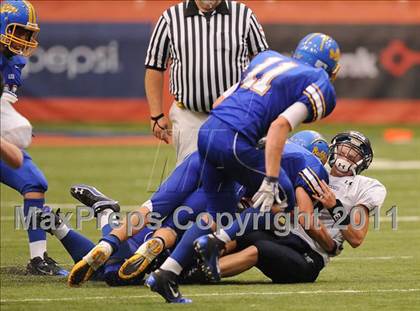 Thumbnail 3 in Cobleskill-Richmondville vs. Alden (Syracuse Kickoff Classic) photogallery.