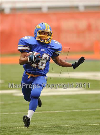 Thumbnail 1 in Cobleskill-Richmondville vs. Alden (Syracuse Kickoff Classic) photogallery.