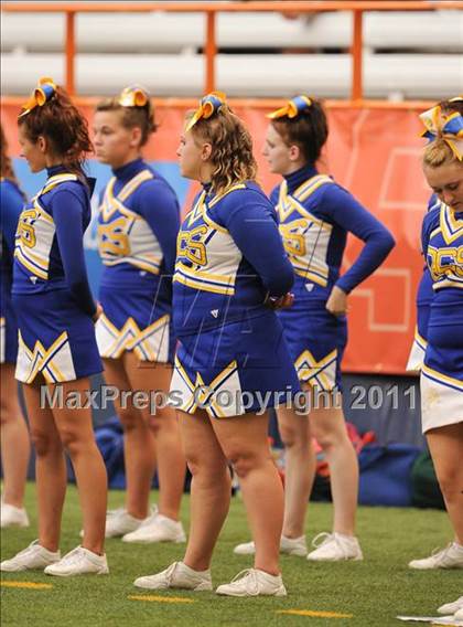 Thumbnail 2 in Cobleskill-Richmondville vs. Alden (Syracuse Kickoff Classic) photogallery.