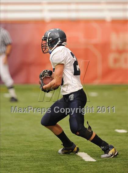 Thumbnail 2 in Cobleskill-Richmondville vs. Alden (Syracuse Kickoff Classic) photogallery.