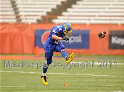 Thumbnail 1 in Cobleskill-Richmondville vs. Alden (Syracuse Kickoff Classic) photogallery.