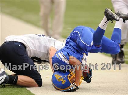 Thumbnail 3 in Cobleskill-Richmondville vs. Alden (Syracuse Kickoff Classic) photogallery.