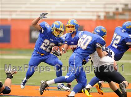 Thumbnail 1 in Cobleskill-Richmondville vs. Alden (Syracuse Kickoff Classic) photogallery.