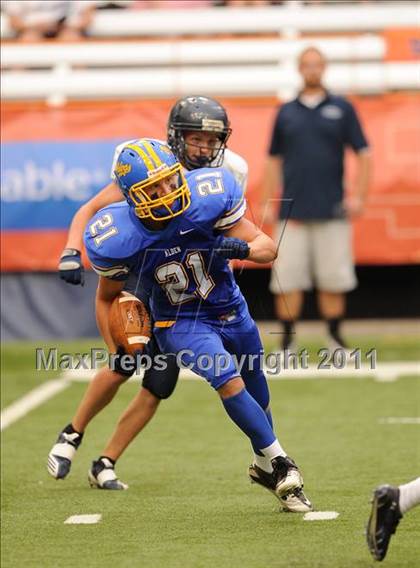 Thumbnail 2 in Cobleskill-Richmondville vs. Alden (Syracuse Kickoff Classic) photogallery.