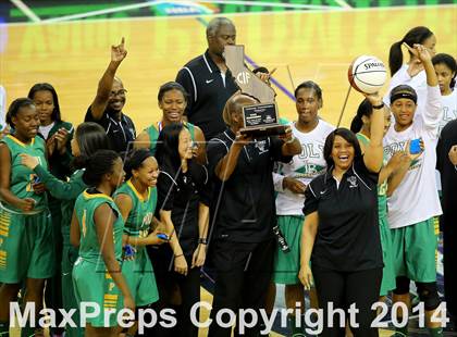 Thumbnail 3 in Salesian vs Long Beach Poly (CIF State Open Division Final) photogallery.