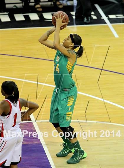 Thumbnail 2 in Salesian vs Long Beach Poly (CIF State Open Division Final) photogallery.