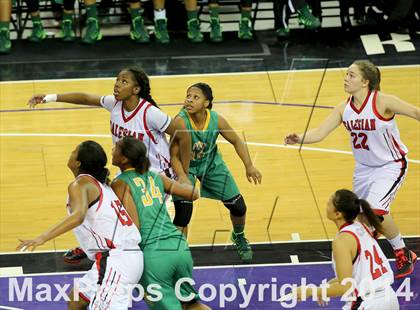 Thumbnail 1 in Salesian vs Long Beach Poly (CIF State Open Division Final) photogallery.