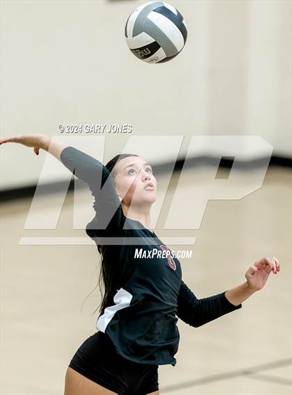 Thumbnail 3 in Vista del Lago @ Whitney photogallery.