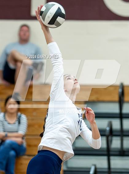 Thumbnail 2 in Vista del Lago @ Whitney photogallery.
