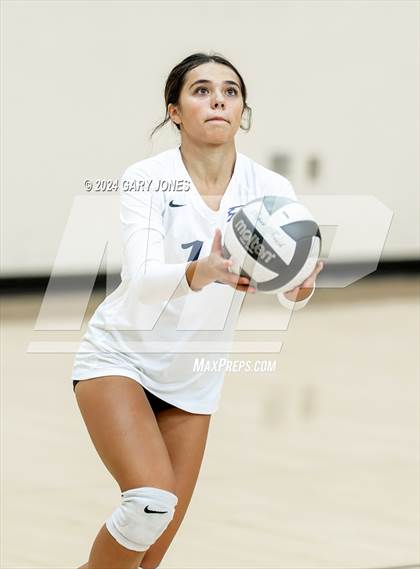 Thumbnail 2 in Vista del Lago @ Whitney photogallery.