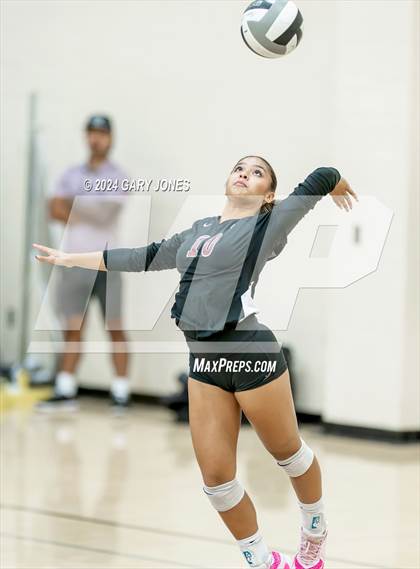 Thumbnail 3 in Vista del Lago @ Whitney photogallery.