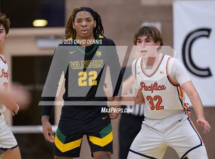 Thumbnail 2 in Vanden vs. Pacifica Christian (Meet in the Middle Classic) photogallery.