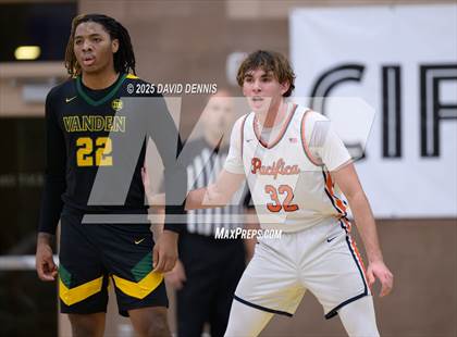 Thumbnail 3 in Vanden vs. Pacifica Christian (Meet in the Middle Classic) photogallery.