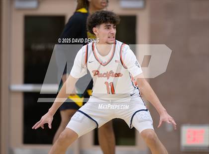 Thumbnail 2 in Vanden vs. Pacifica Christian (Meet in the Middle Classic) photogallery.