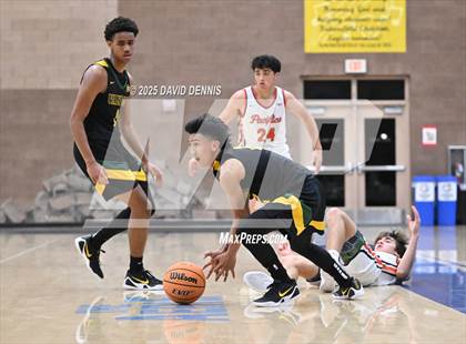 Thumbnail 3 in Vanden vs. Pacifica Christian (Meet in the Middle Classic) photogallery.