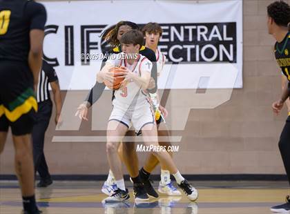 Thumbnail 2 in Vanden vs. Pacifica Christian (Meet in the Middle Classic) photogallery.