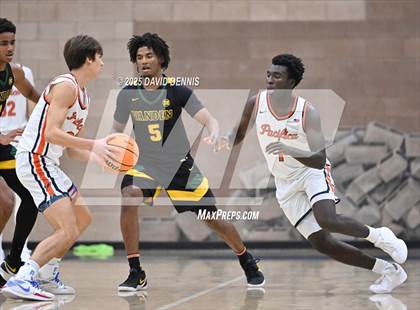 Thumbnail 1 in Vanden vs. Pacifica Christian (Meet in the Middle Classic) photogallery.