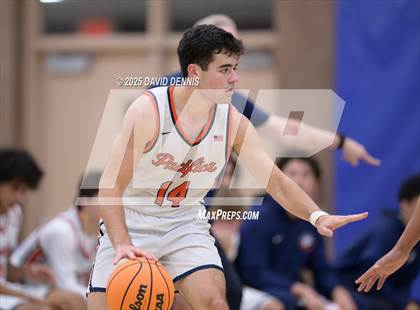 Thumbnail 2 in Vanden vs. Pacifica Christian (Meet in the Middle Classic) photogallery.