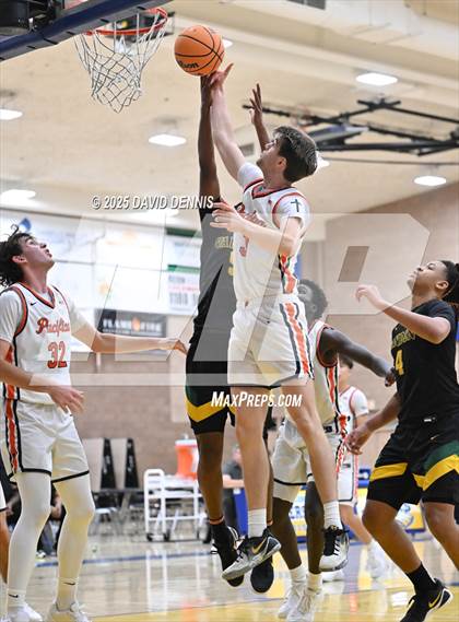 Thumbnail 3 in Vanden vs. Pacifica Christian (Meet in the Middle Classic) photogallery.