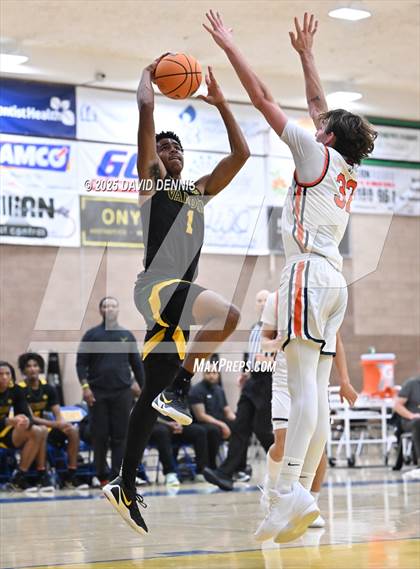 Thumbnail 1 in Vanden vs. Pacifica Christian (Meet in the Middle Classic) photogallery.