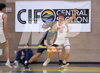 Thumbnail 3 in Vanden vs. Pacifica Christian (Meet in the Middle Classic) photogallery.