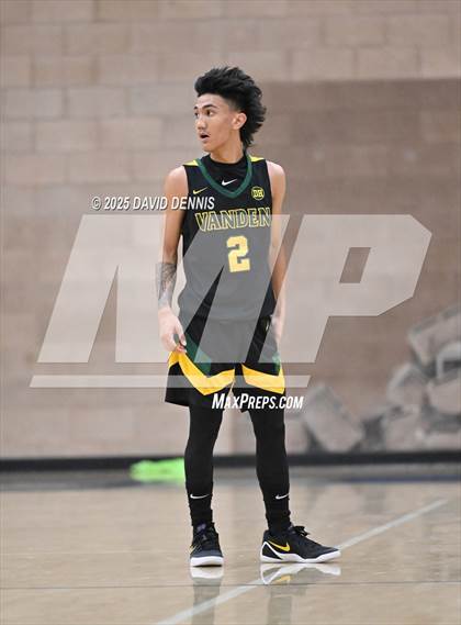 Thumbnail 2 in Vanden vs. Pacifica Christian (Meet in the Middle Classic) photogallery.