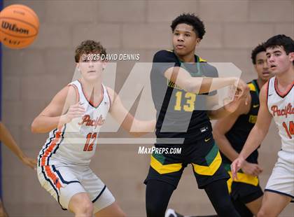 Thumbnail 2 in Vanden vs. Pacifica Christian (Meet in the Middle Classic) photogallery.