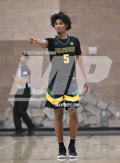 Thumbnail 1 in Vanden vs. Pacifica Christian (Meet in the Middle Classic) photogallery.