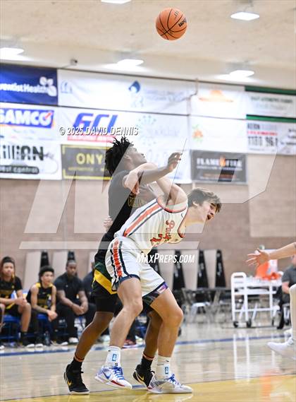 Thumbnail 3 in Vanden vs. Pacifica Christian (Meet in the Middle Classic) photogallery.