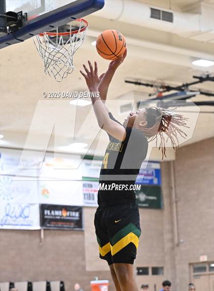 Thumbnail 2 in Vanden vs. Pacifica Christian (Meet in the Middle Classic) photogallery.