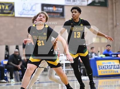 Thumbnail 2 in Vanden vs. Pacifica Christian (Meet in the Middle Classic) photogallery.