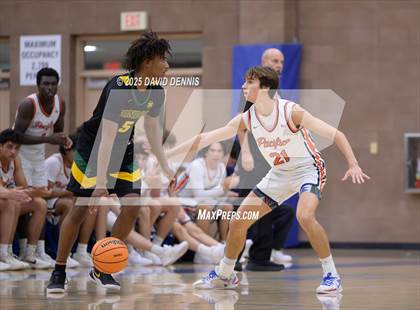 Thumbnail 1 in Vanden vs. Pacifica Christian (Meet in the Middle Classic) photogallery.