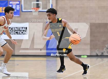 Thumbnail 1 in Vanden vs. Pacifica Christian (Meet in the Middle Classic) photogallery.