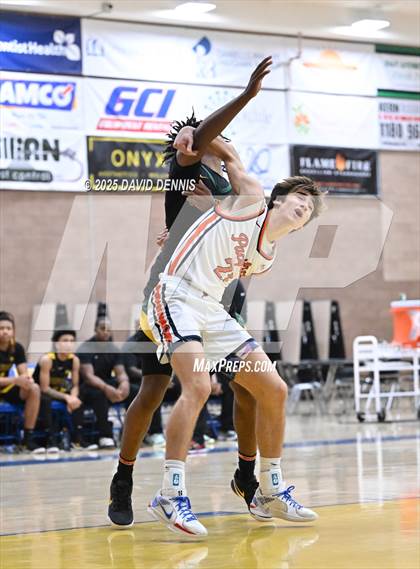 Thumbnail 2 in Vanden vs. Pacifica Christian (Meet in the Middle Classic) photogallery.