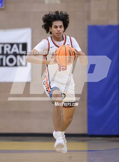 Thumbnail 1 in Vanden vs. Pacifica Christian (Meet in the Middle Classic) photogallery.