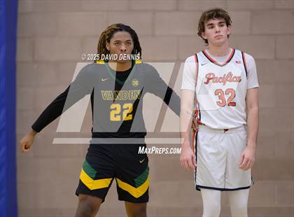 Thumbnail 3 in Vanden vs. Pacifica Christian (Meet in the Middle Classic) photogallery.