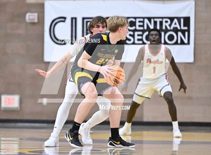 Thumbnail 2 in Vanden vs. Pacifica Christian (Meet in the Middle Classic) photogallery.