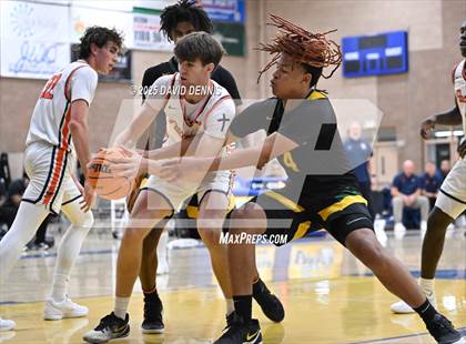 Thumbnail 2 in Vanden vs. Pacifica Christian (Meet in the Middle Classic) photogallery.